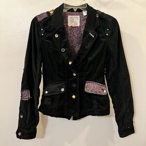 Triple Five Soul Women's Black corduroy Blazer